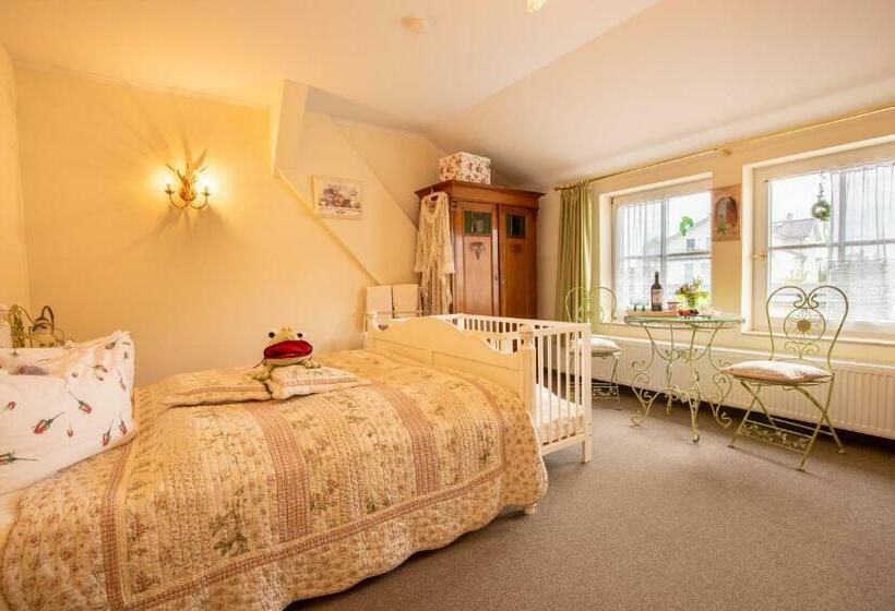 דירת חדר, Kr¿er & M¿hen Apartments