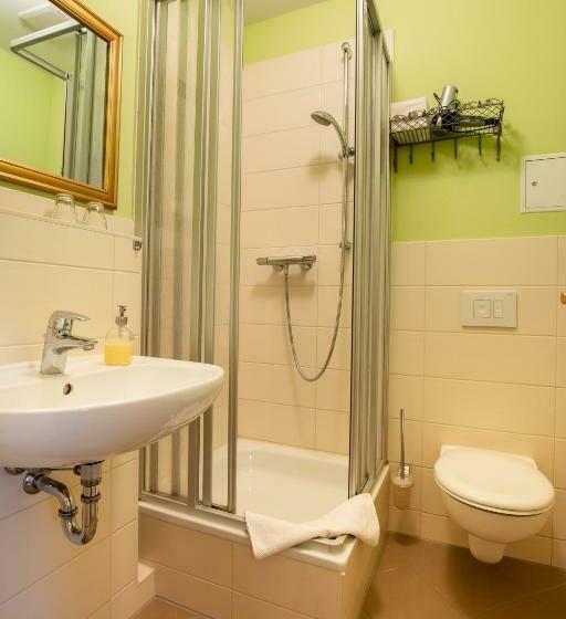 דירת חדר, Kr¿er & M¿hen Apartments