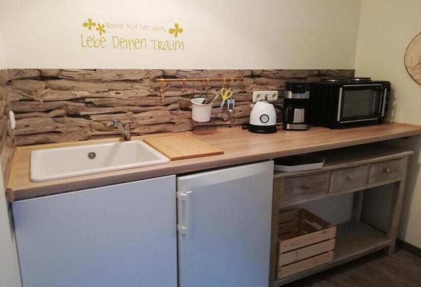 דירת חדר, Kr¿er & M¿hen Apartments