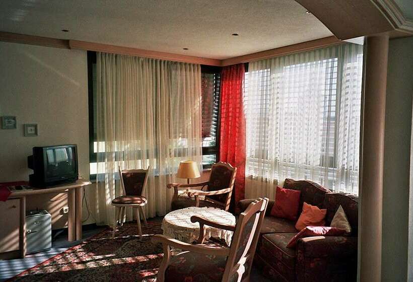 スタンダードルーム, Resengorg