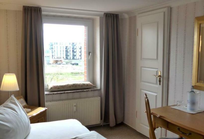 스탠다드 트리플 룸, Romantisches Hotel Zur Traube Schwerin