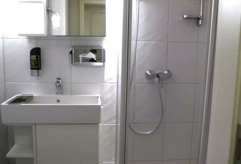スタンダードトリプルルーム, Romantisches Hotel Zur Traube Schwerin