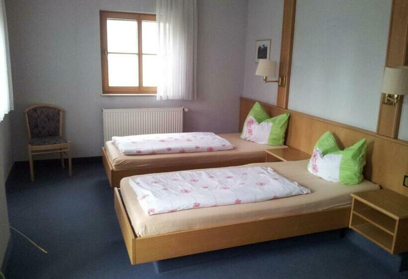 スタンダードルーム, Zur Frischen Quelle