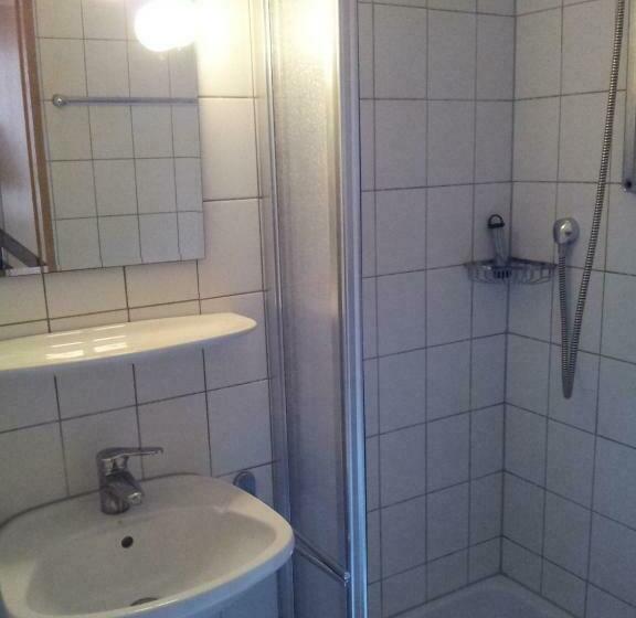 スタンダードシングルルーム, Zur Frischen Quelle