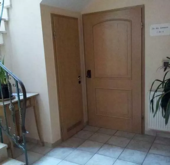 Standard Kolmen Hengen Huone, Zur Frischen Quelle