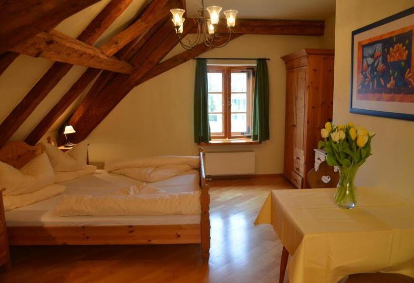 经典套房, Zur Post