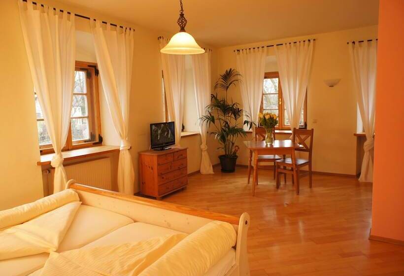 经典套房, Zur Post