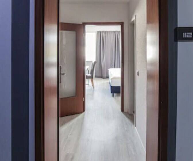 标准间, Sl Otel Budget