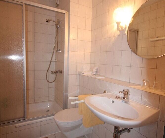 经济房, Sl Otel Budget