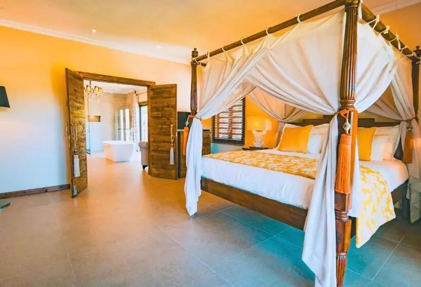 سوییت لوکس, Chamarel Mountain Chalets