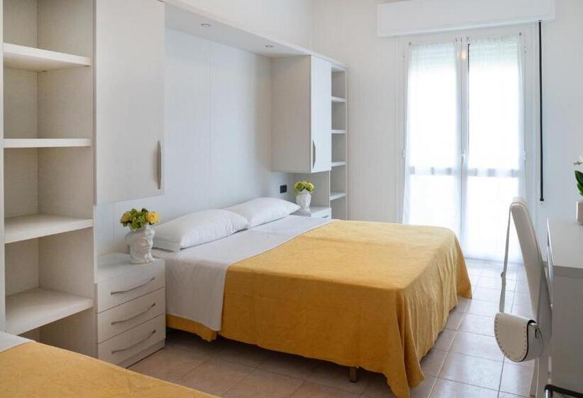 Трехместный Номер Стандарт с Балконом, Big Family