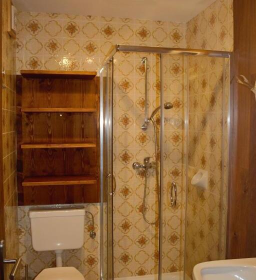 스탠다드 트리플 룸, Der Gamsjäger