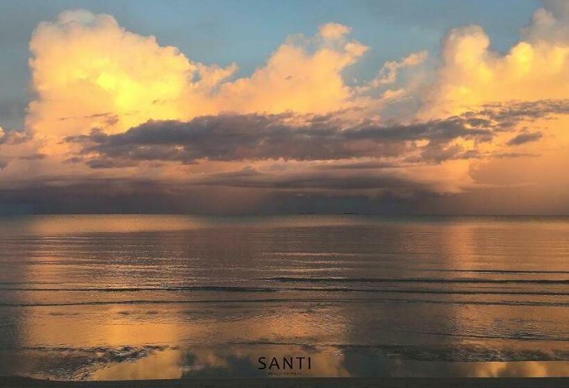 带海景的复工套房, Santi Beach Retreat