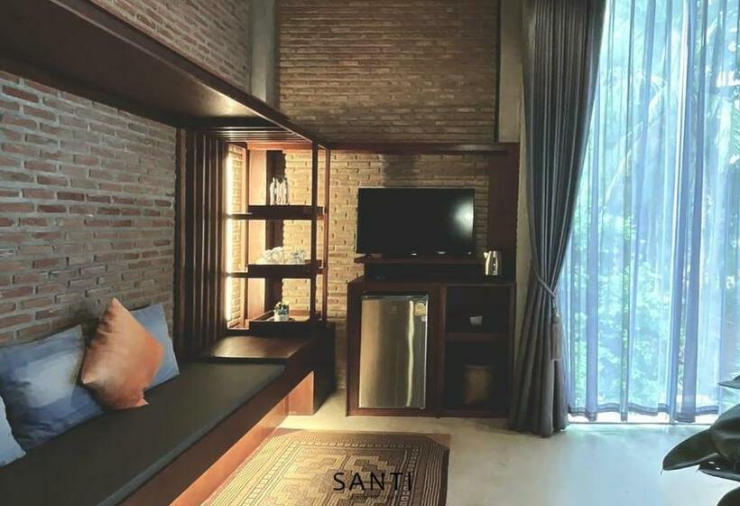 带海景的复工套房, Santi Beach Retreat