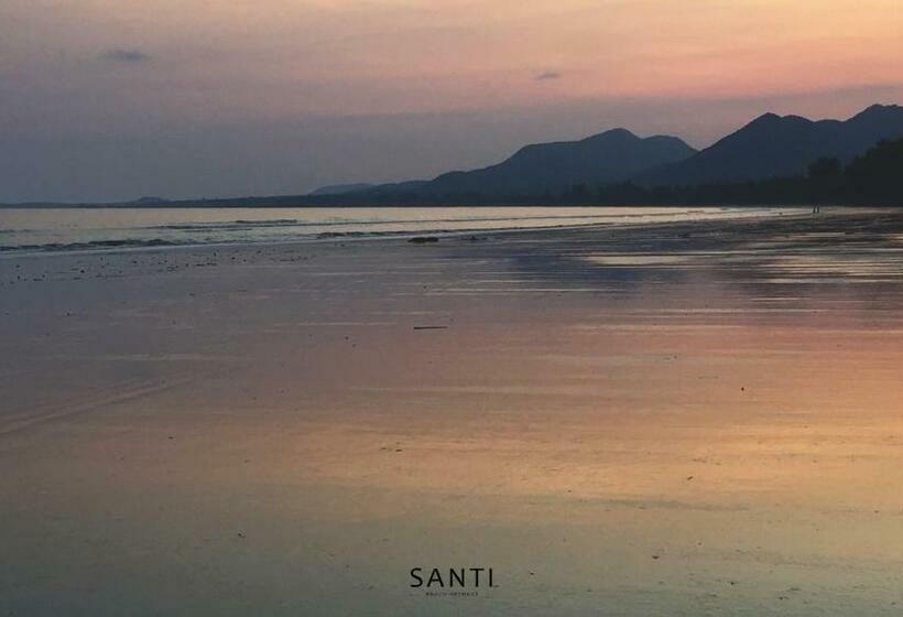 带海景的复工套房, Santi Beach Retreat