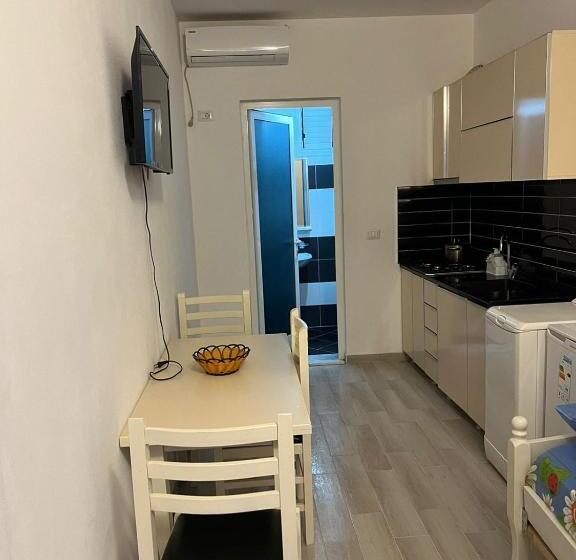 Family Room, Rezidenca Mabel