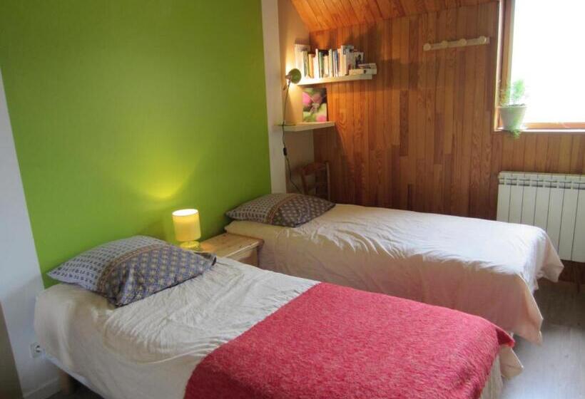 Номер Стандарт Совместная Ванная, Chez Cat Et Christophe , Chambre Calme Et Lumineuse Chez L Habitant Avec Vue