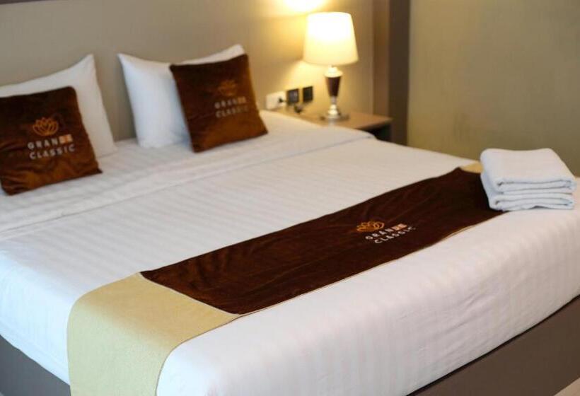 스탠다드 룸 킹사이즈 침대, Grande Classic Pattaya