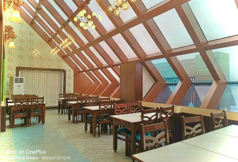 Quarto Deluxe, Kuber Palace ! Puri Near Sea Beach And Temple Fully Air Conditioned Hotel With Lift And Parking Faci