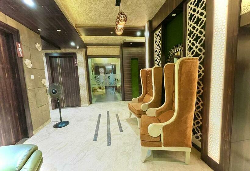 Номер Deluxe, Kuber Palace ! Puri Near Sea Beach And Temple Fully Air Conditioned Hotel With Lift And Parking Faci