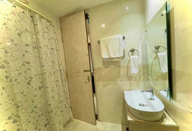 Quarto Deluxe, Kuber Palace ! Puri Near Sea Beach And Temple Fully Air Conditioned Hotel With Lift And Parking Faci