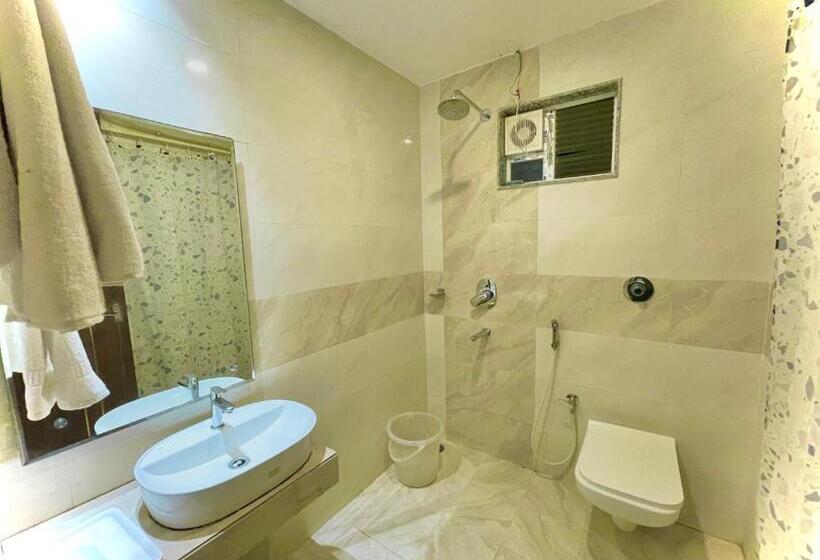 Quarto Deluxe, Kuber Palace ! Puri Near Sea Beach And Temple Fully Air Conditioned Hotel With Lift And Parking Faci