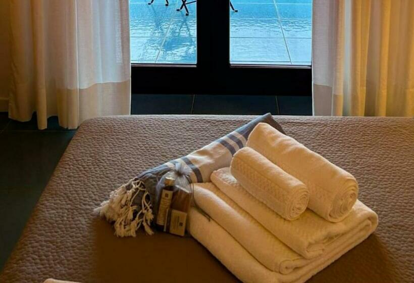 غرفة ديلوكس مطلّة علي البحر, Villa Tre Mari