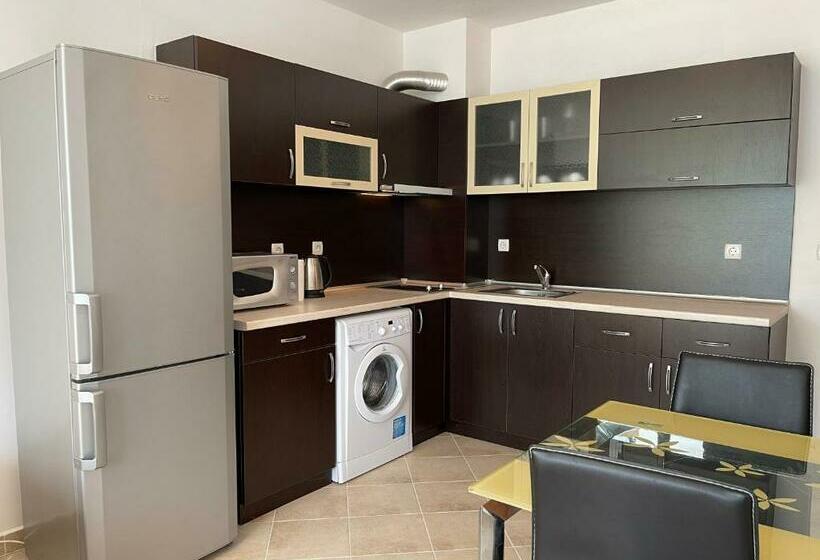 آپارتمان 1 خوابه همکف, Ravda Family Resort. Park&sea