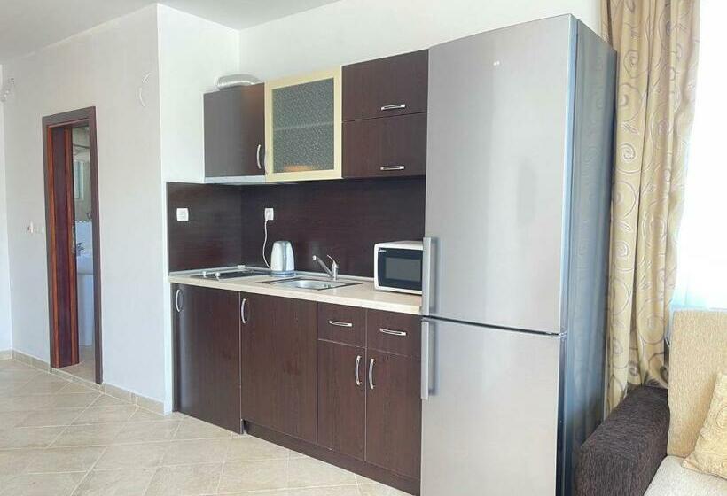 آپارتمان 1 خوابه با تراس, Ravda Family Resort. Park&sea