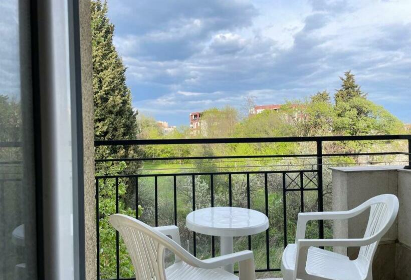 اتاق استاندارد با چشم‌انداز باغ, Ravda Family Resort. Park&sea