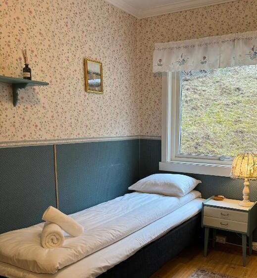 Одноместный Номер Вид на Сад, Svingen Guesthouse   Panoramic Fjord Views In Flåm