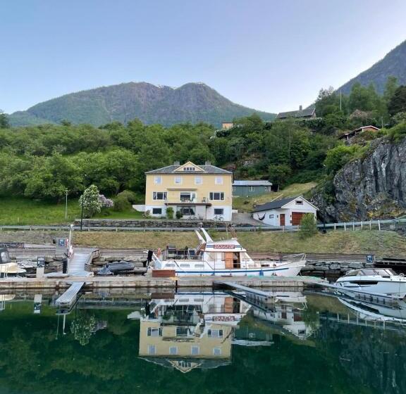 Одноместный Номер Вид на Сад, Svingen Guesthouse   Panoramic Fjord Views In Flåm
