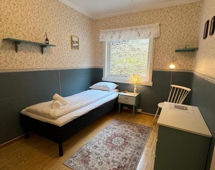 Одноместный Номер Вид на Сад, Svingen Guesthouse   Panoramic Fjord Views In Flåm