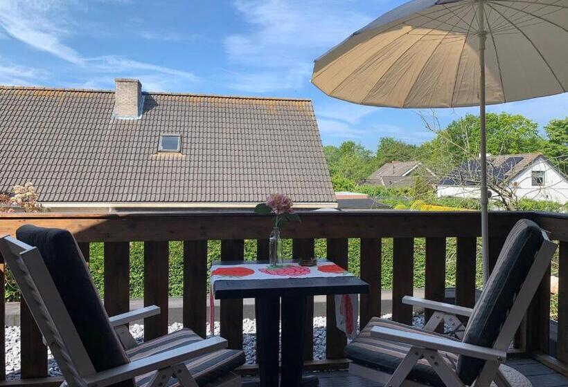 غرفة قياسية مزوَّدة بشُرفة, B&b Oostkapelle Aan Zee