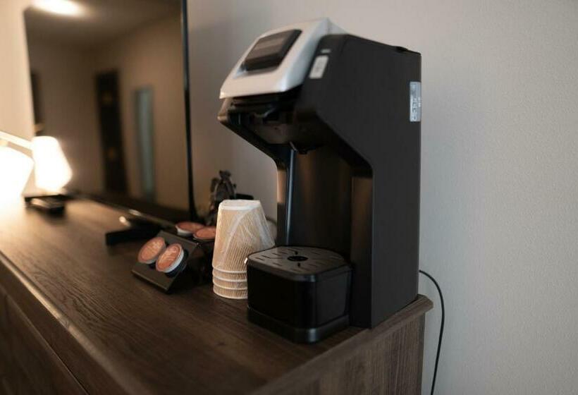 غرفة قياسية, The Alonzo Ward