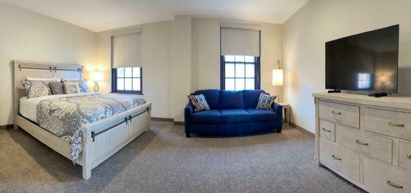 غرفة ديلوكس سرير كينج, The Alonzo Ward