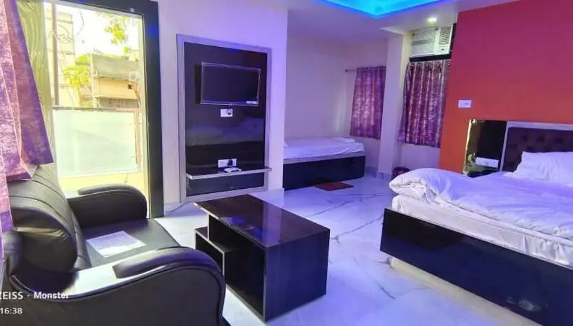 デラックストリプルルーム, Vaidehi Inn A Unit Of Vaidehi Guest House