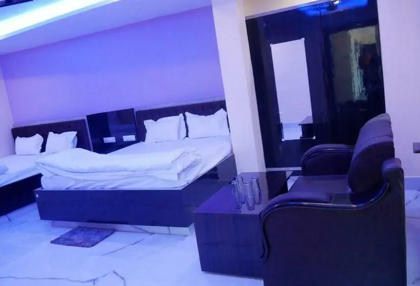 デラックスの4人部屋, Vaidehi Inn A Unit Of Vaidehi Guest House