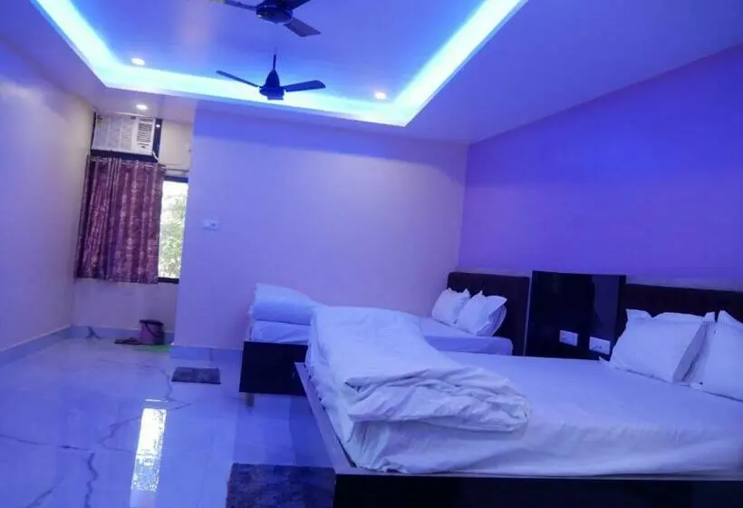 デラックスの4人部屋, Vaidehi Inn A Unit Of Vaidehi Guest House