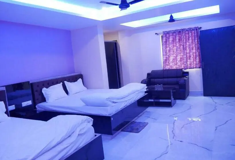 デラックスの4人部屋, Vaidehi Inn A Unit Of Vaidehi Guest House