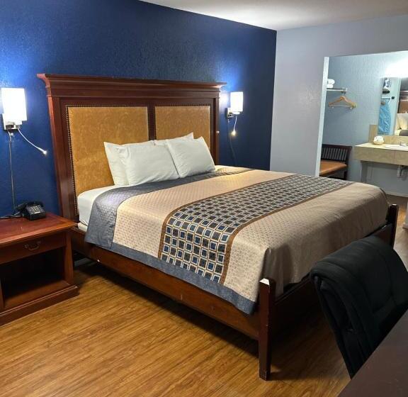 חדר דחוקס עם מיטת קינג, Tanglewood Motel