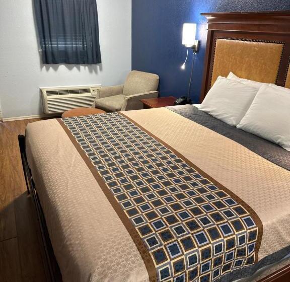 חדר דחוקס עם מיטת קינג, Tanglewood Motel