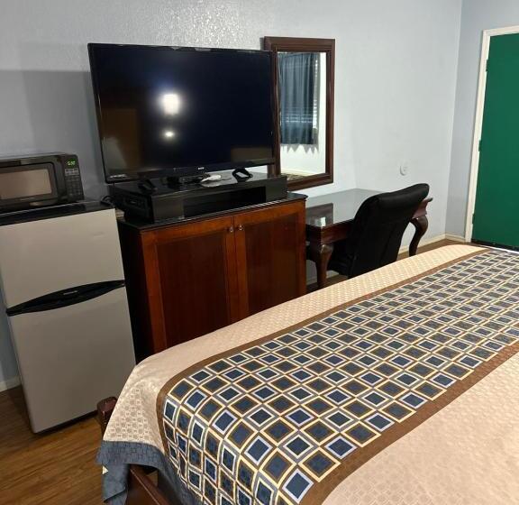 חדר דחוקס עם מיטת קינג, Tanglewood Motel