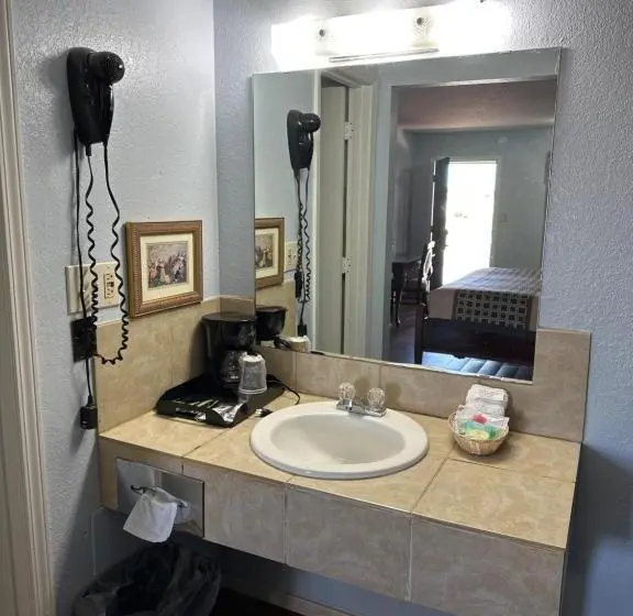 Deluxe-huone King-vuode, Tanglewood Motel