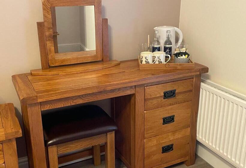 اتاق استاندارد, The Cottage Inn