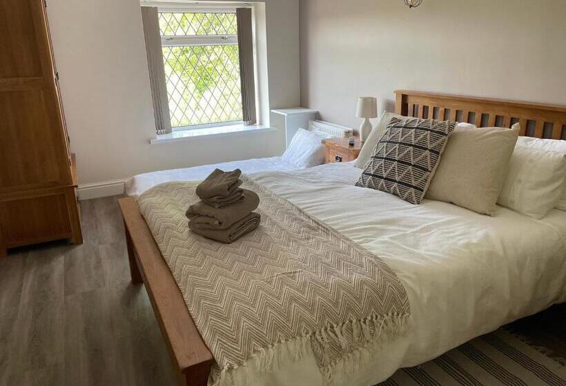 اتاق استاندارد با تخت بزرگ, The Cottage Inn