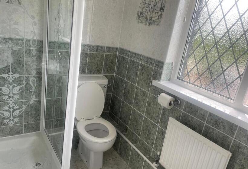 اتاق استاندارد با تخت بزرگ, The Cottage Inn