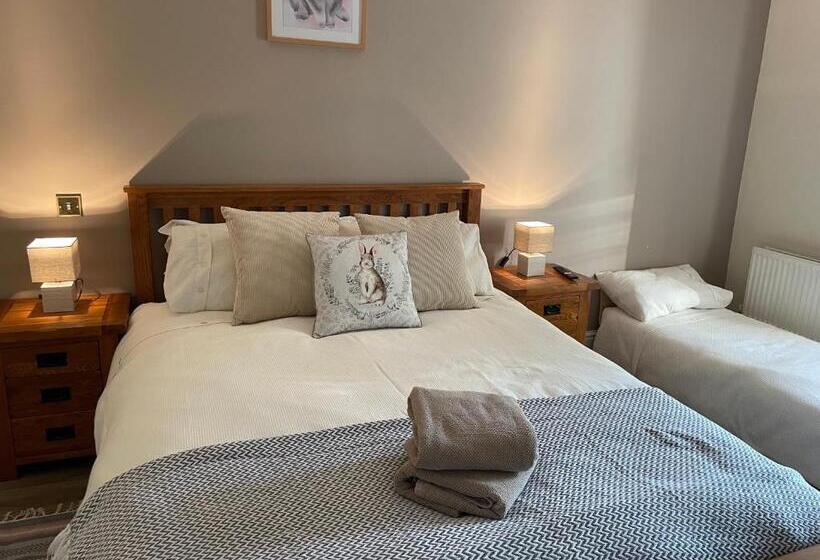 اتاق استاندارد با تخت بزرگ, The Cottage Inn