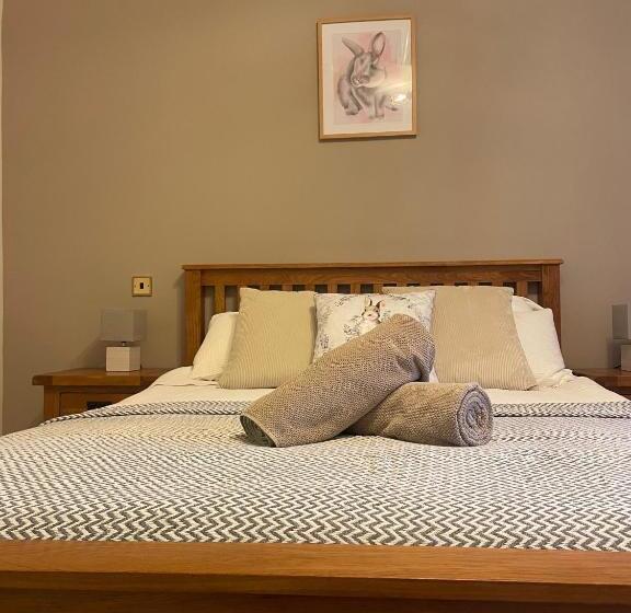 اتاق استاندارد, The Cottage Inn