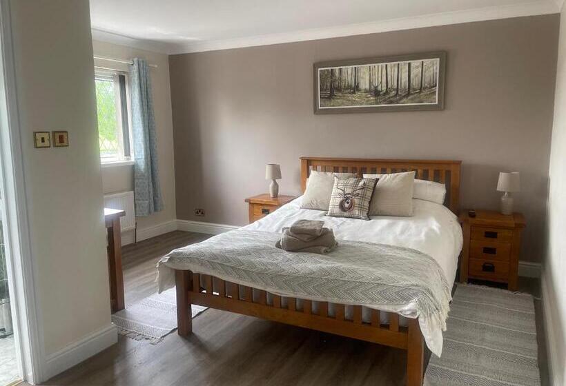 اتاق استاندارد با تخت بزرگ, The Cottage Inn